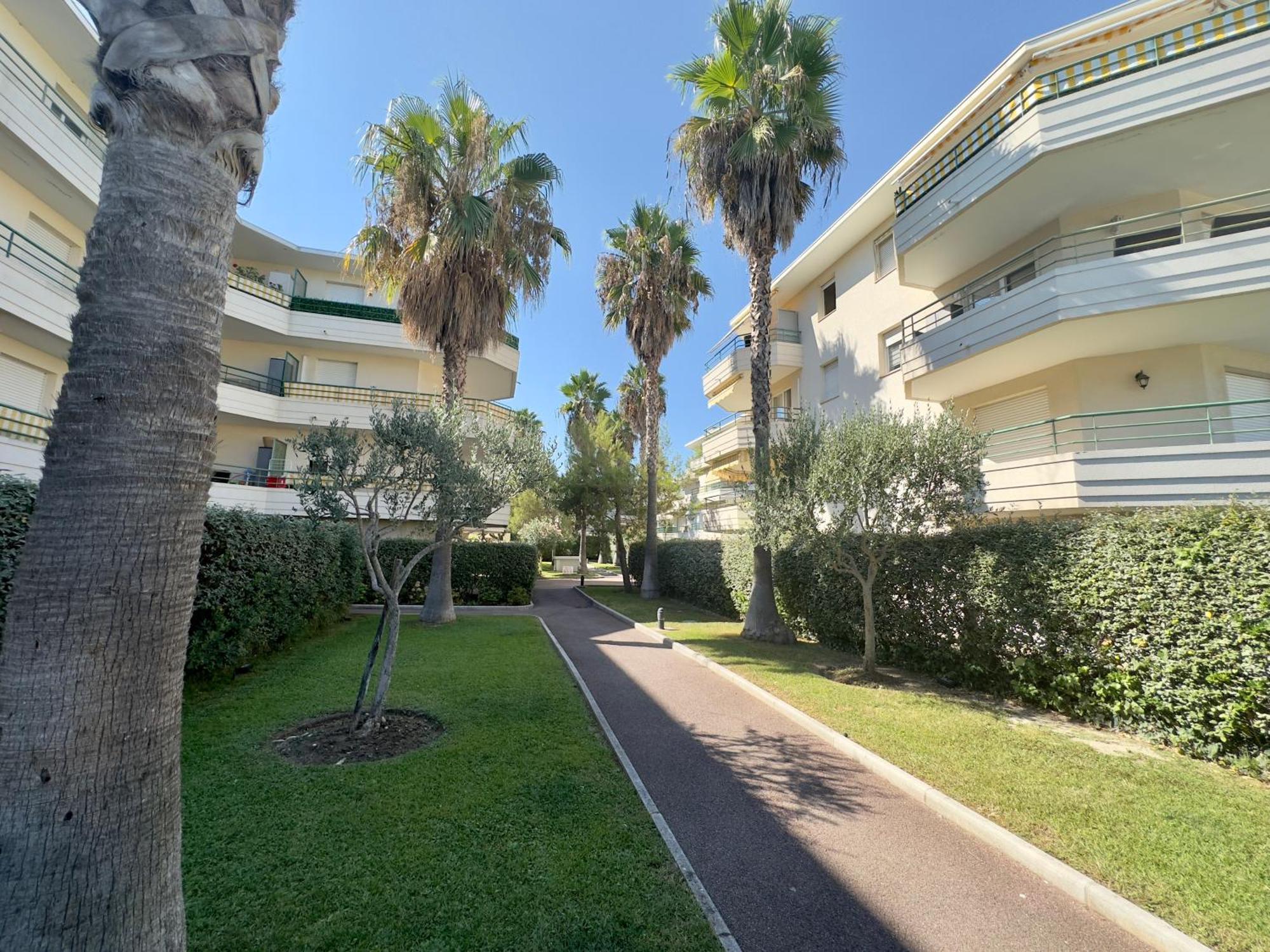 Regent Cote D'Azur Air-Conditioned, Pool, Garden & Parking Villeneuve-Loubet Eksteriør bilde