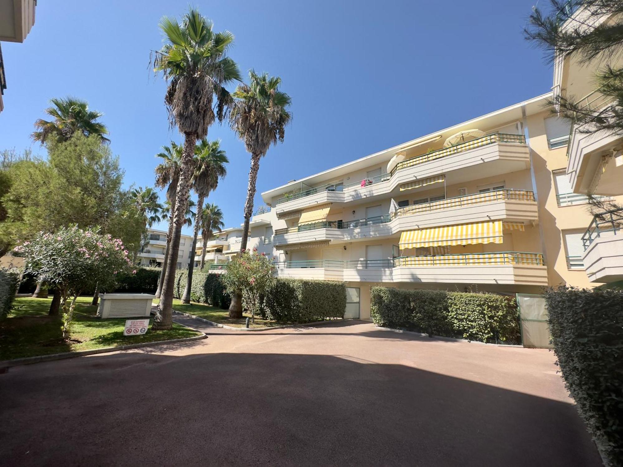 Regent Cote D'Azur Air-Conditioned, Pool, Garden & Parking Villeneuve-Loubet Eksteriør bilde