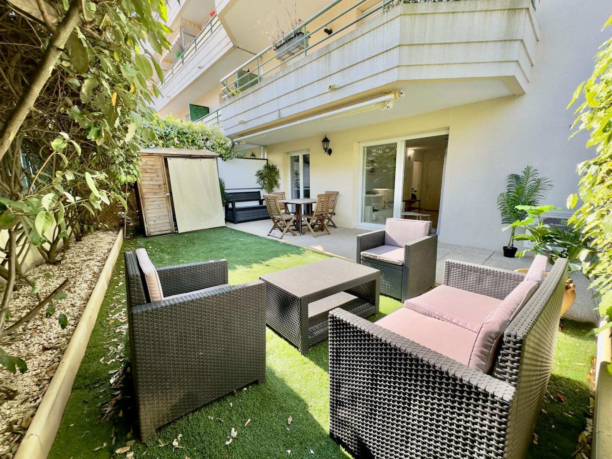 Regent Cote D'Azur Air-Conditioned, Pool, Garden & Parking Villeneuve-Loubet Eksteriør bilde