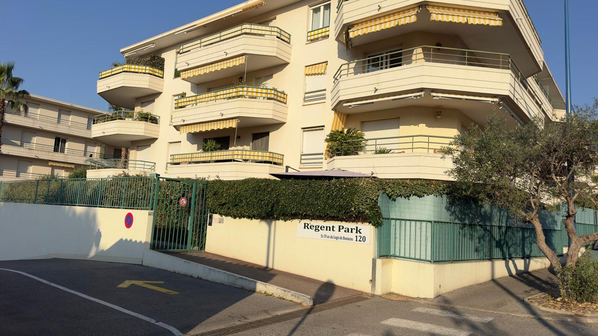 Regent Cote D'Azur Air-Conditioned, Pool, Garden & Parking Villeneuve-Loubet Eksteriør bilde